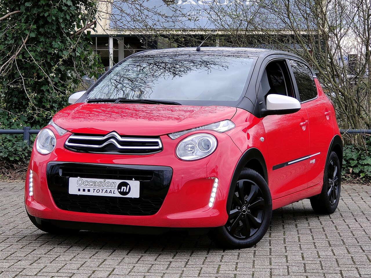 Citroën C1 - 1.0 VTi UrbanRide | Camera | Carplay | Begrenzer - AutoWereld.nl