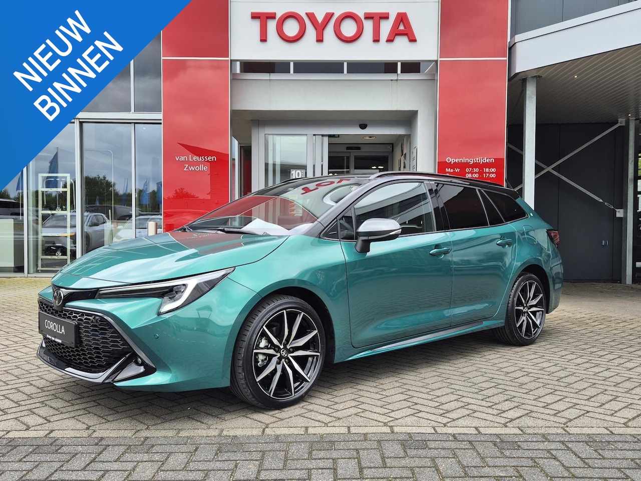 Toyota Corolla Touring Sports - Hybrid 140 GR Sport NIEUW DIRECT LEVERBAAR UNIEK KEYLESS ELEK.ACHTERKLEP NAVI 18''LICHTMET - AutoWereld.nl