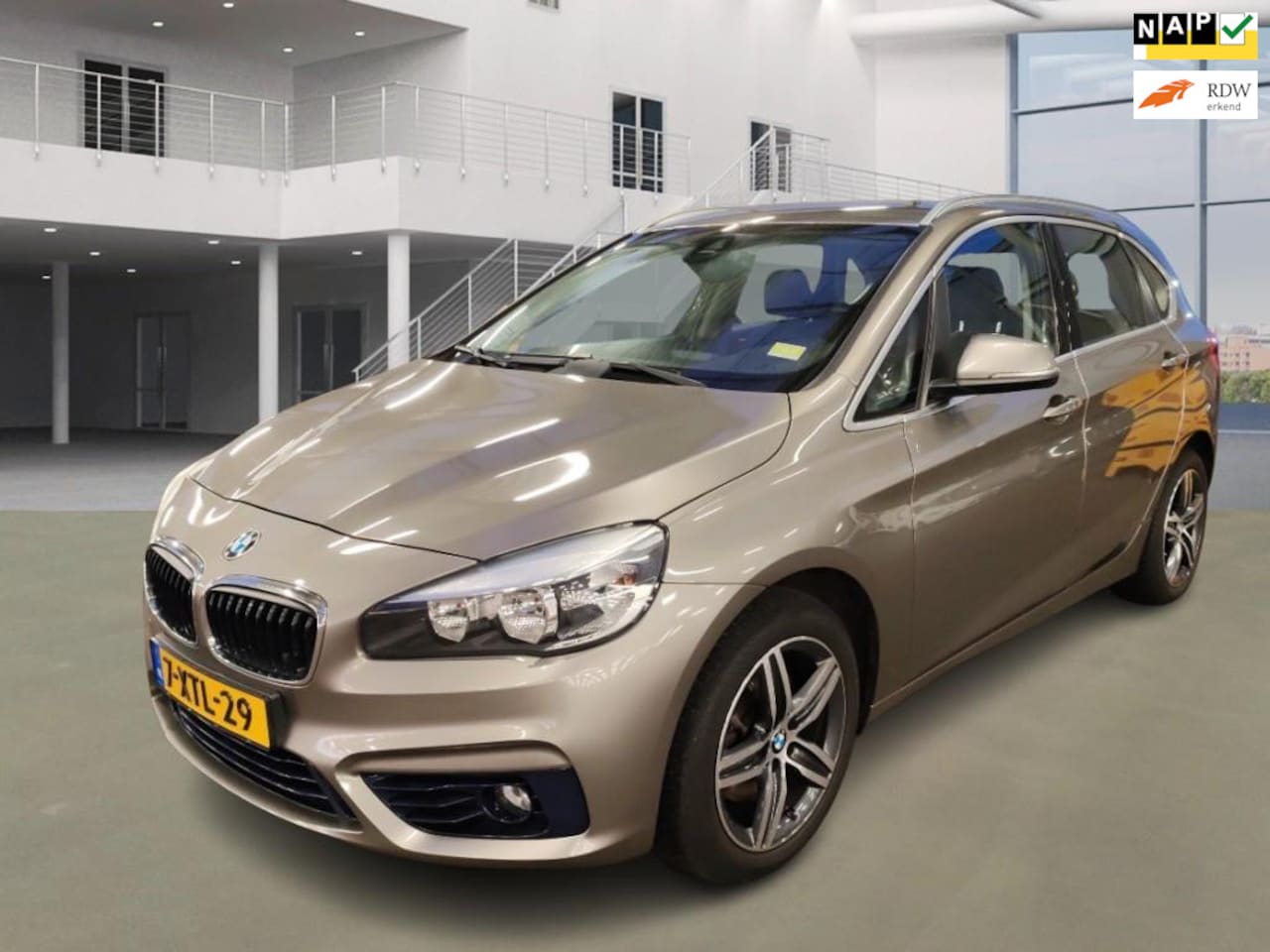 BMW 2-serie Active Tourer - 218i Executive // NL prijs 6999 - AutoWereld.nl