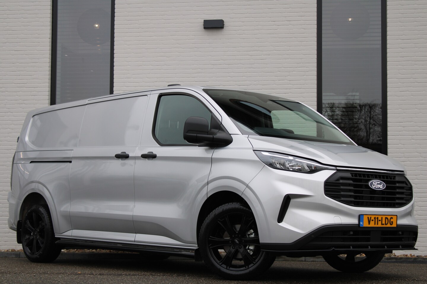 Ford Transit Custom - 300 2.0 TDCI Aut / BPM VRIJ / L2H1 / Trend / 170 pk / 2024 / 2x Schuifdeur / Apple Carplay - AutoWereld.nl