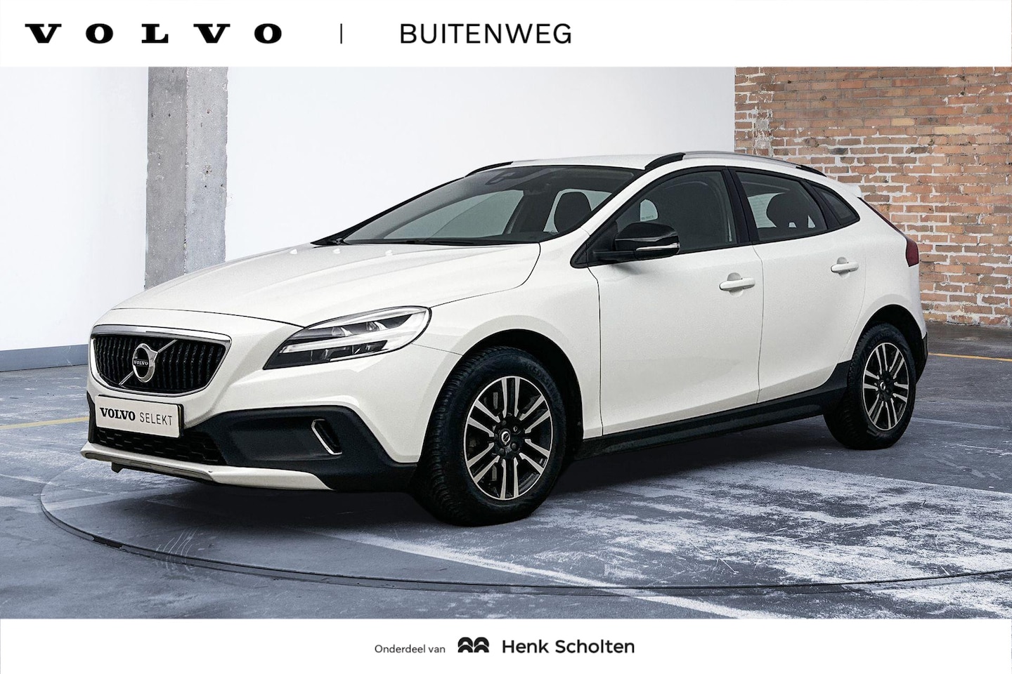 Volvo V40 Cross Country - T3 Automaat Edition+ | Afneembare trekhaak | Stoelverwarming | Navigatie | Volvo on Call | - AutoWereld.nl