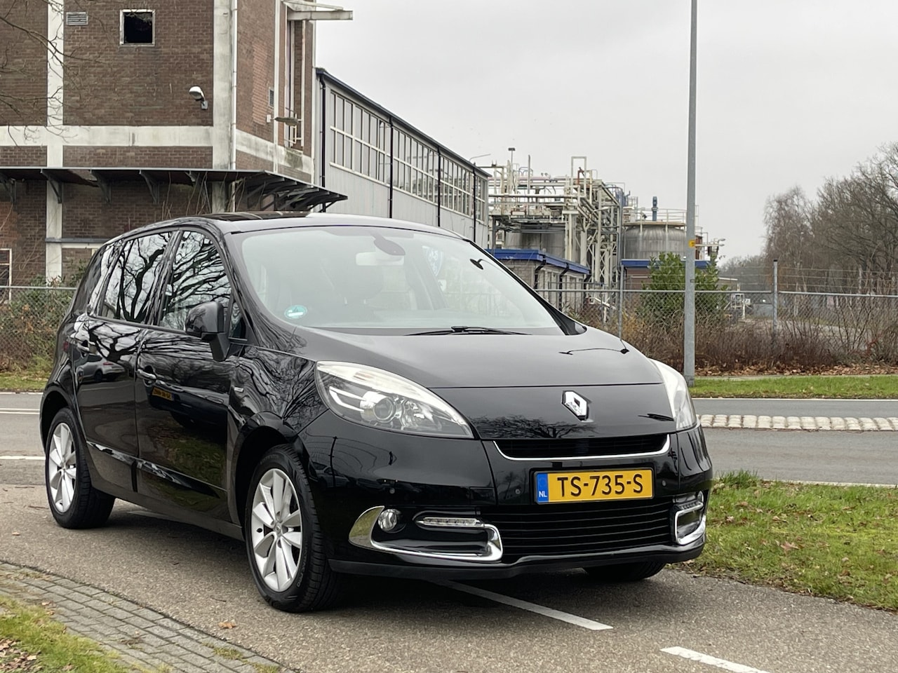 Renault Scénic - 1.2 TCe Bose | Navigatie | Trekhaak | Stoelverwarming | PDC - AutoWereld.nl