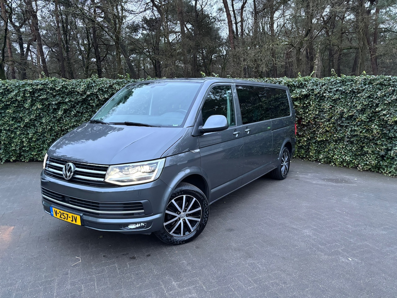 Volkswagen Transporter - 2.0 TDI L2H1 DC 4Motion Highline | Leder | Schuifdak | 2x Schuifdeur | Camera | Adapt. Cru - AutoWereld.nl