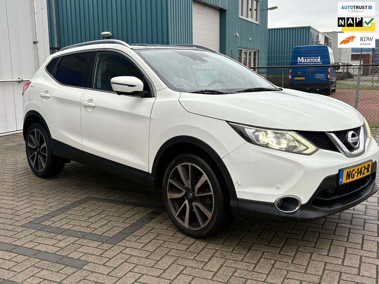 Nissan Qashqai - 1.2 Business Tekna/Pano/CAM/AUT/CLIMA/LEER/VOP OPTIES - AutoWereld.nl