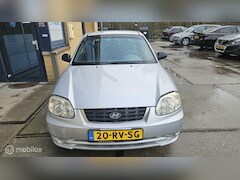 Hyundai Accent - 1.3i Active