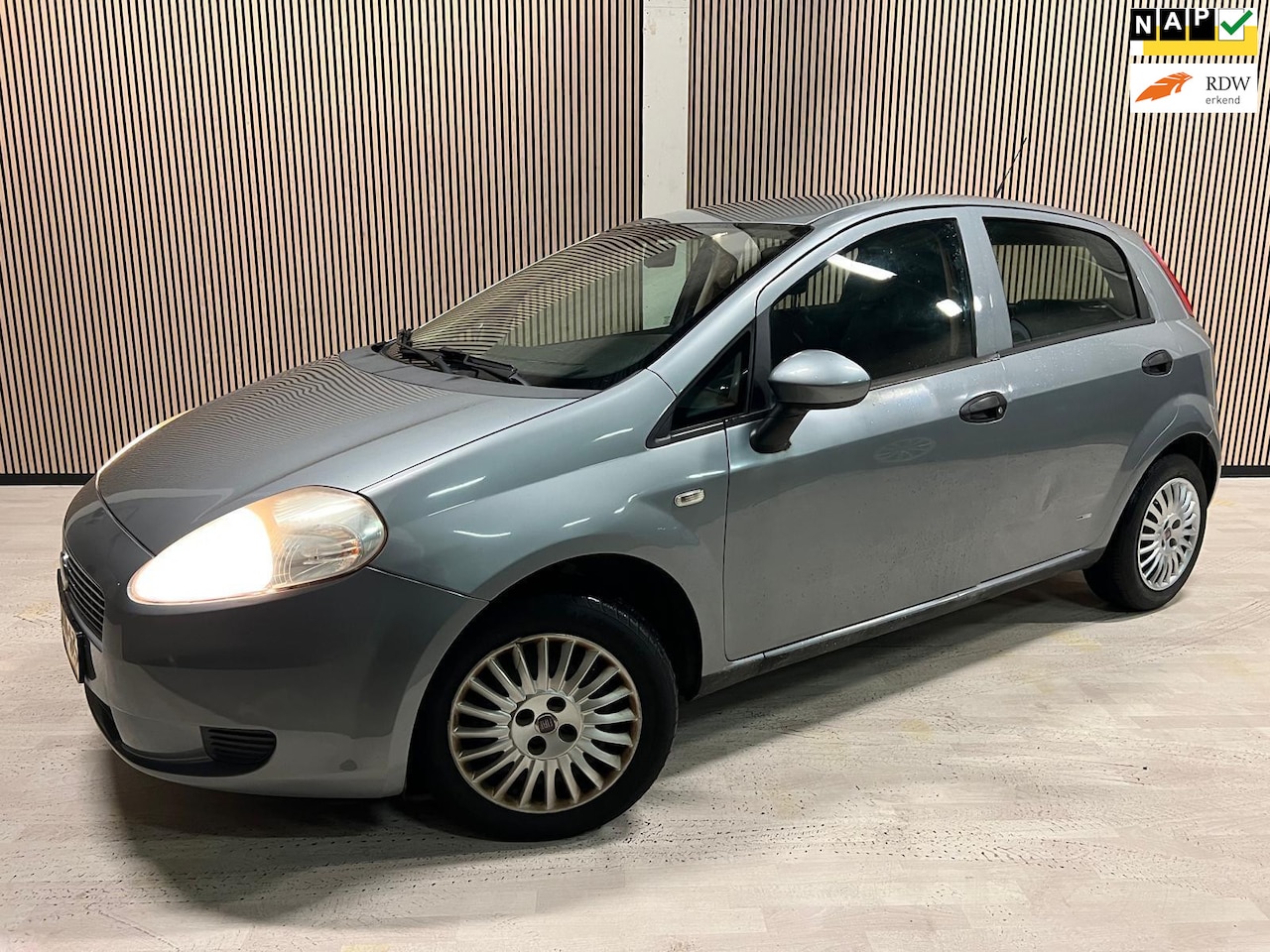 Fiat Grande Punto - 1.4 Active Met Nieuwe Apk - AutoWereld.nl