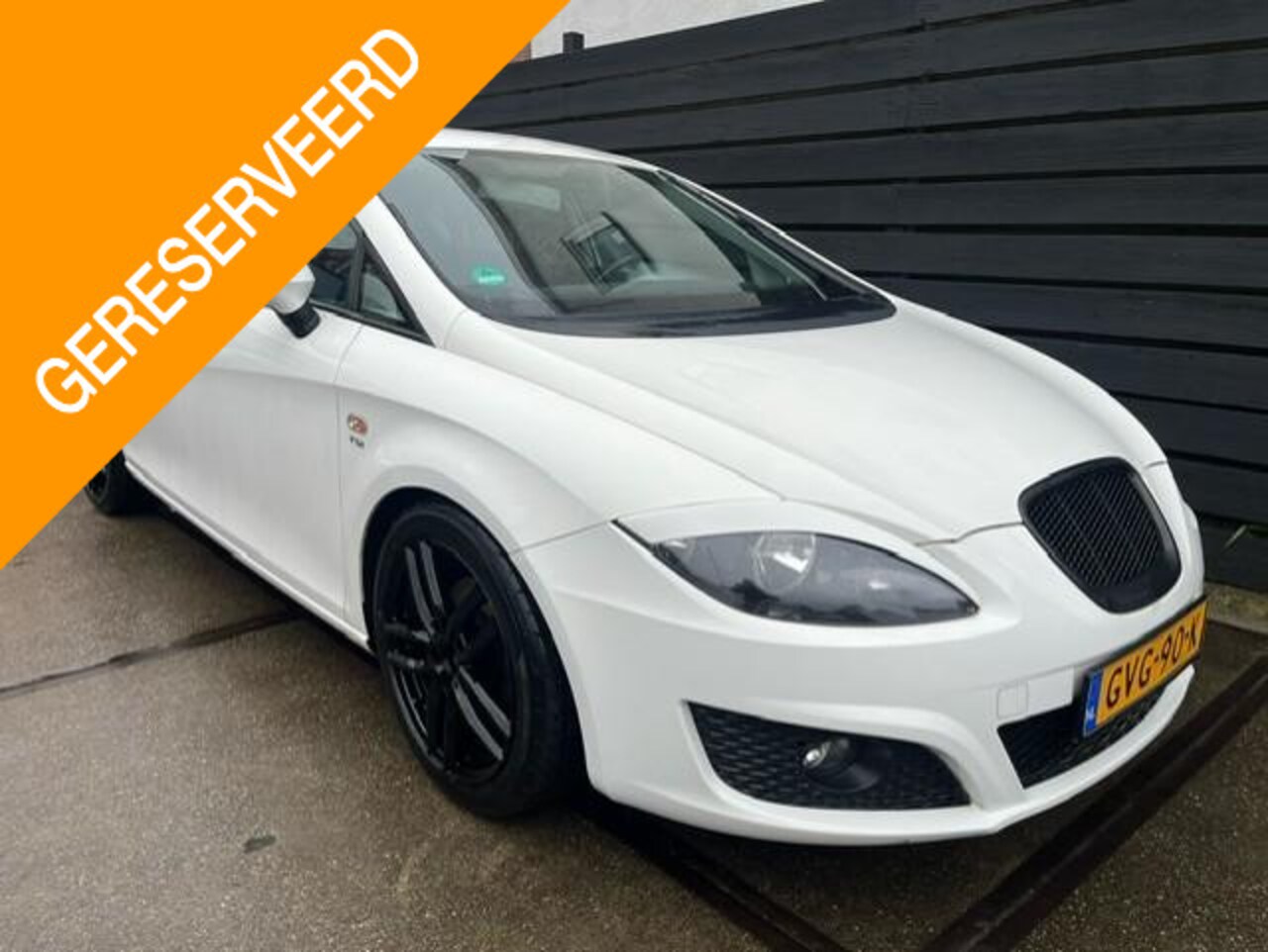 Seat Leon - 1.4 TSI Active Style 137DKM!/AIRCO/TREKHAAK/SERVICE ONDERHOUD/ 09-25 APK! - AutoWereld.nl