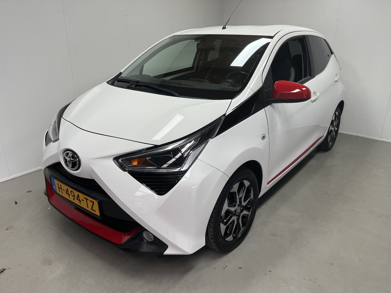 Toyota Aygo - 1.0 VVT-i x-joy NAP Apple Carplay Camera incl BTW - AutoWereld.nl