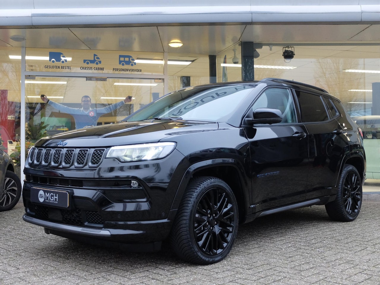 Jeep Compass - 4xe 240 Plug-in Hybrid Electric S Full Option I Keyless I Camera's I Apple-Android I Leder - AutoWereld.nl