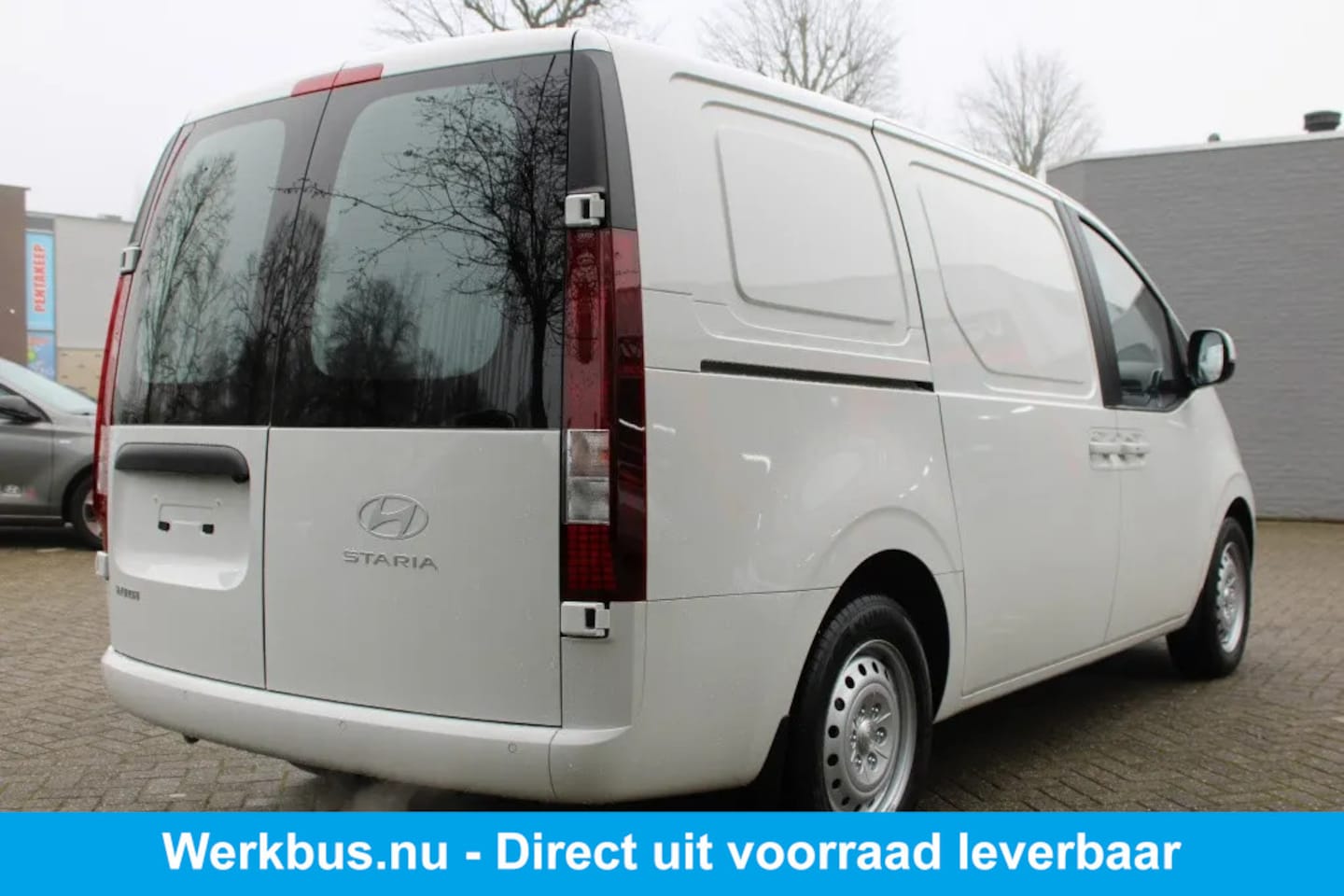 Hyundai Staria - 1.6 T-GDI HEV HYBRIDE | AUTOMAAT | meerdere voertuigen beschikbaar! - AutoWereld.nl