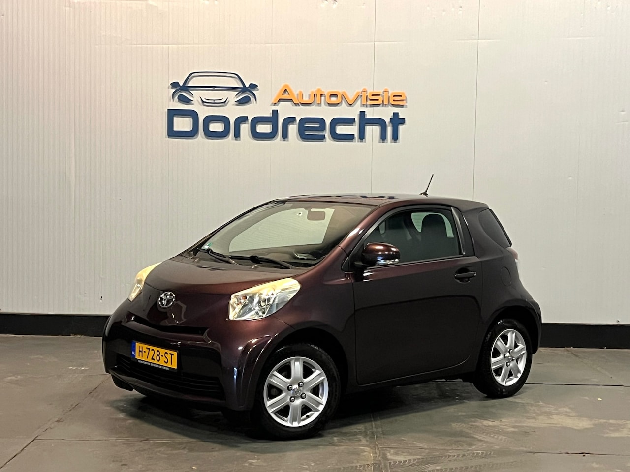 Toyota iQ - 1.0 VVTi Comfort 1.0 VVTi Comfort - AutoWereld.nl