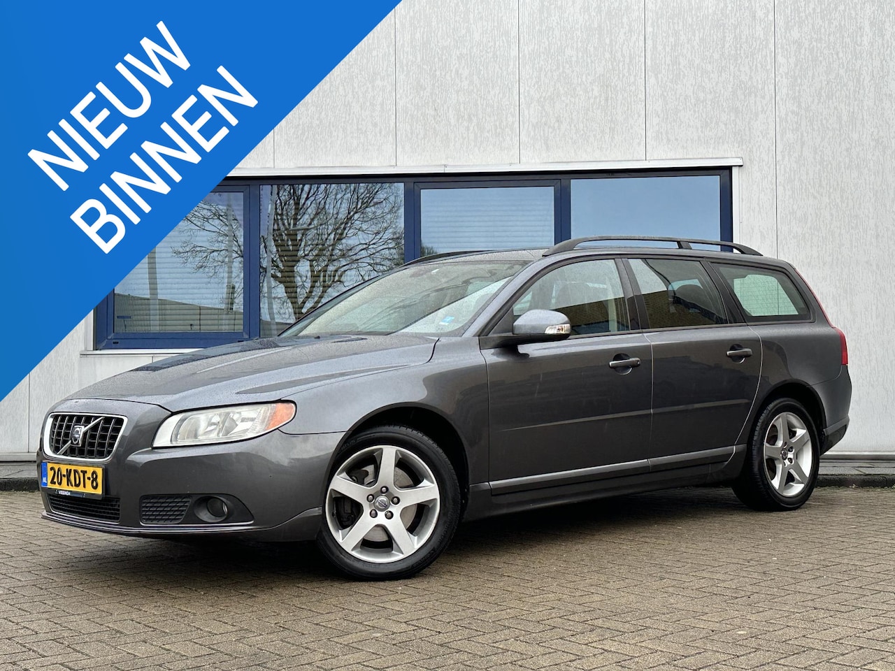 Volvo V70 - 2.4D Momentum PDC l Leer l Navi l - AutoWereld.nl