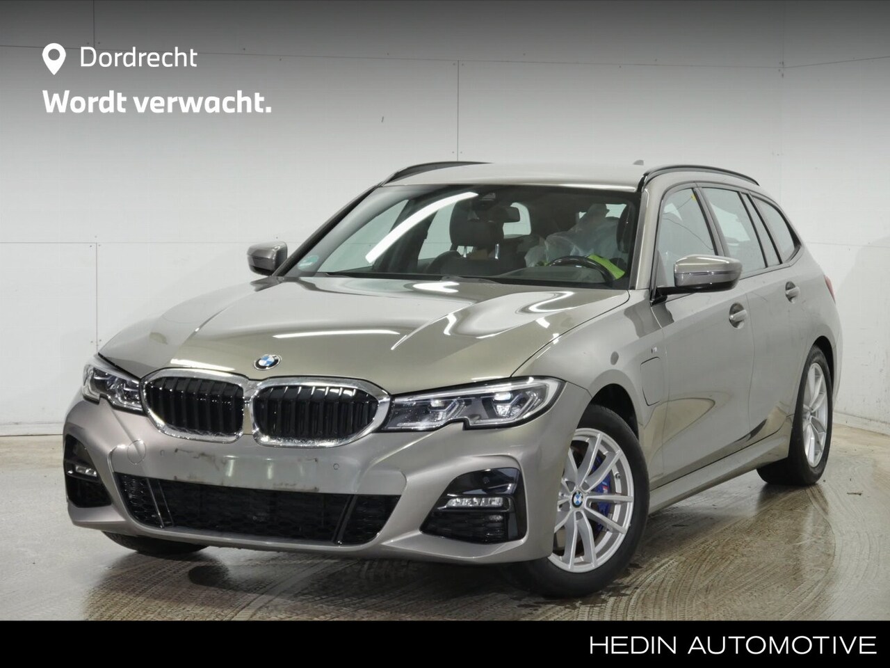 BMW 3-serie Touring - 330e xDrive M-Sport | Leder | Laser | Head-Up | Trekhaak - AutoWereld.nl