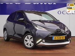 Toyota Aygo - 1.0 VVT-i x-play+Camera+Volleder+dubbele-uitlaat+Multie-media+stoel-verw= SUPER