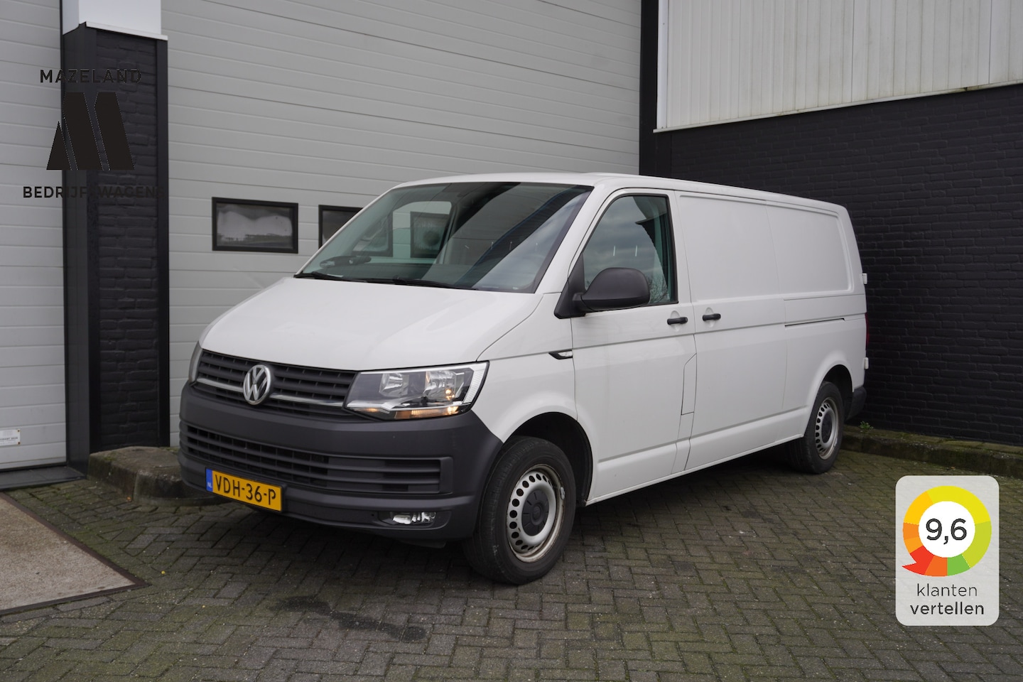 Volkswagen Transporter - 2.0 TDI 150PK L2 AUTOMAAT EURO 6 2 x Schuifdeur - Airco - Cruise - Trekhaak - €13.900,- Ex - AutoWereld.nl