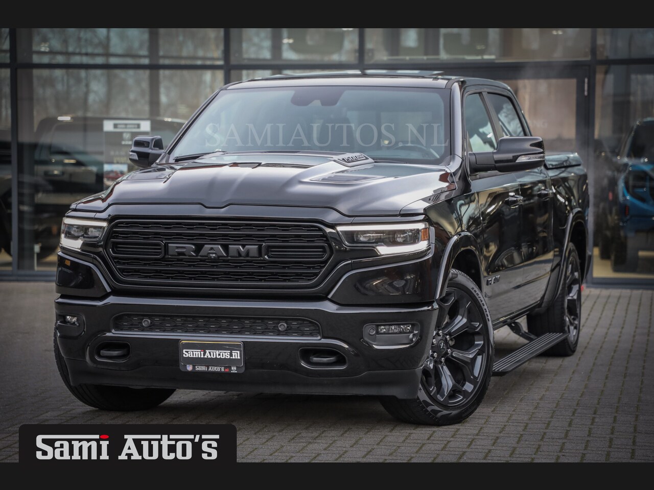 Dodge Ram 1500 - 5.7 V8 HEMI | LIMITED EDITION | HUD ADG | LUCHTVERING SER | PANO DAK | BLACK ON BLACK | DE - AutoWereld.nl