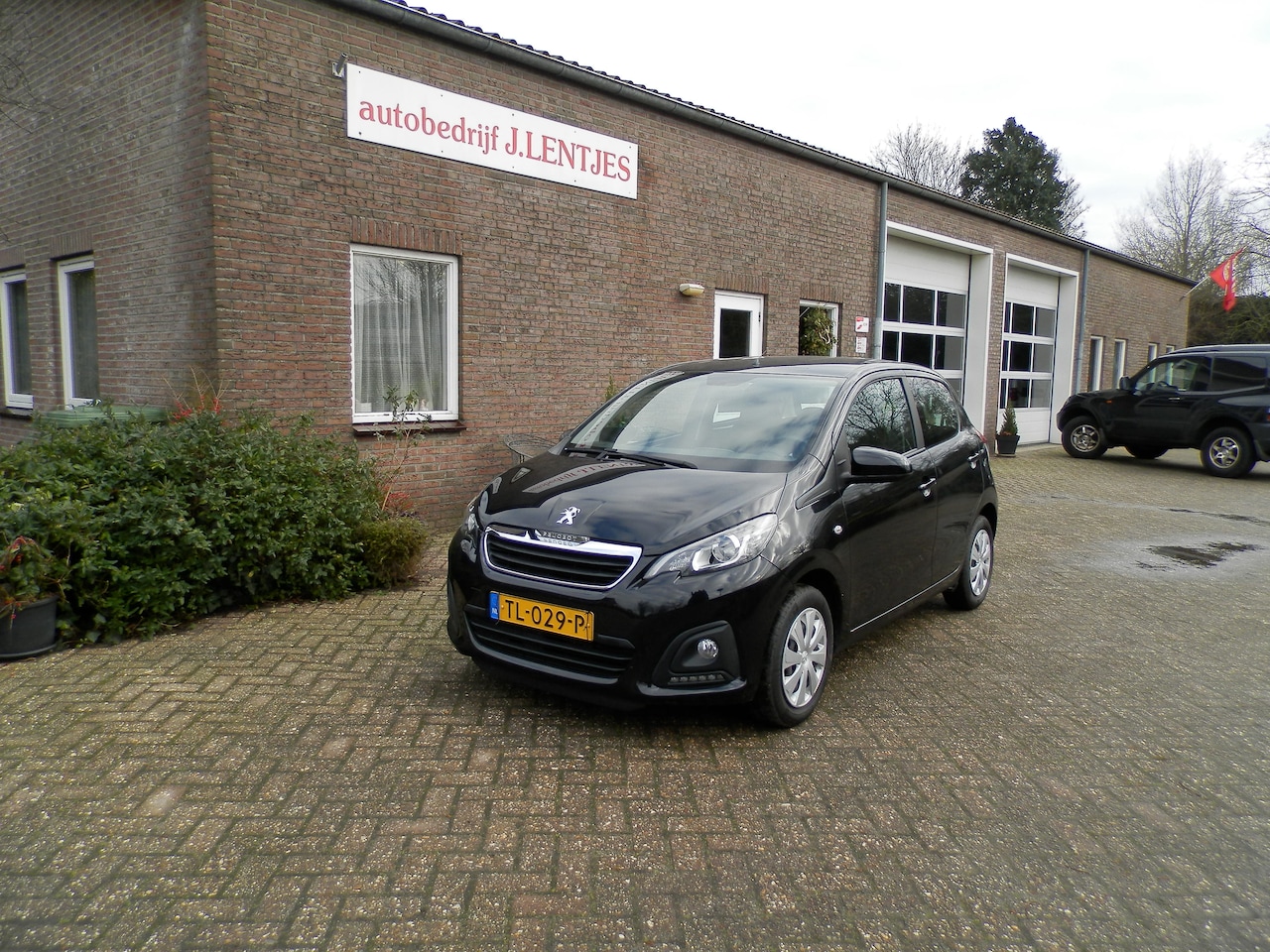 Peugeot 108 - 1.0 e-VTi Active airco vijfdeurs - AutoWereld.nl