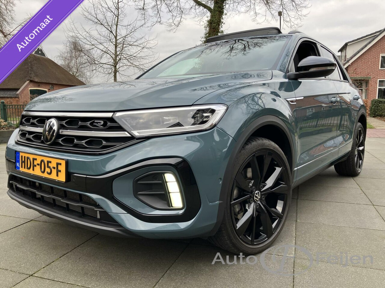 Volkswagen T-Roc - DSG 1.5 TSI R-Line Business Panoramadak Beats Audio Black Style 19 Inch Keyless Camera Sit - AutoWereld.nl