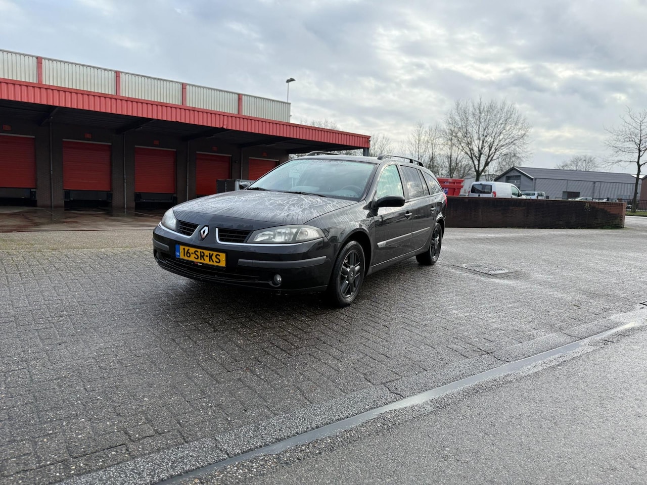 Renault Laguna Grand Tour - 2.0-16V Business / Navi / Airco / NAP - AutoWereld.nl