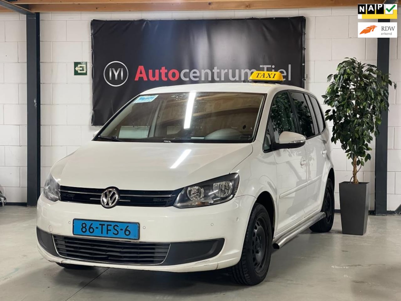 Volkswagen Touran - 2.0 TDI Comfortline BlueMotion * AUTOMAAT * Export - AutoWereld.nl