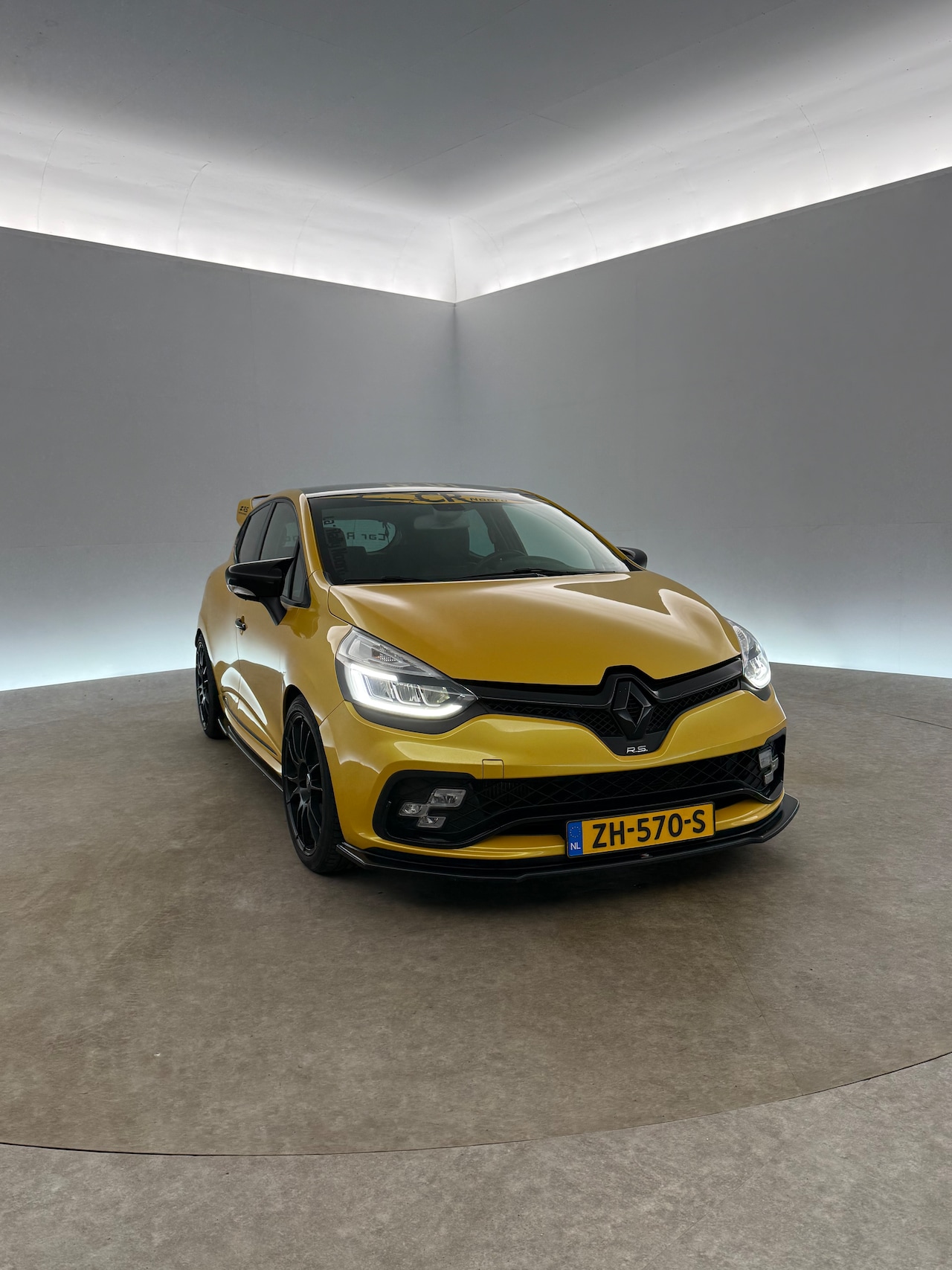 Renault Clio - 1.6 Turbo R.S. Trophy - AutoWereld.nl