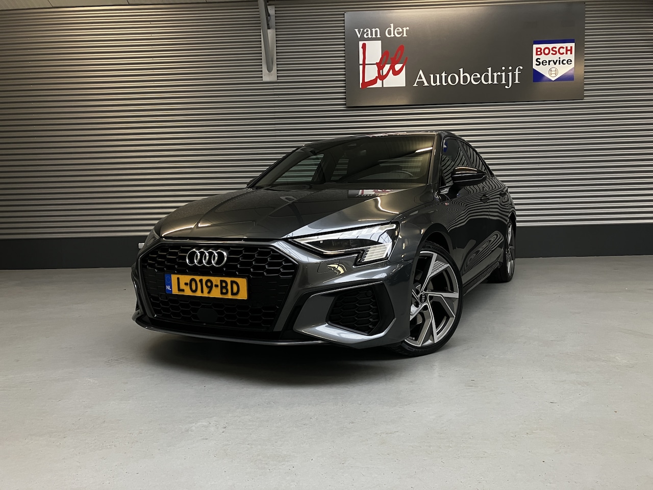 Audi A3 - 35 TDI S-LINE/MATRIX/CAM/BLACK ED/ADAPTIVE CR/19 INCH/ENZ - AutoWereld.nl