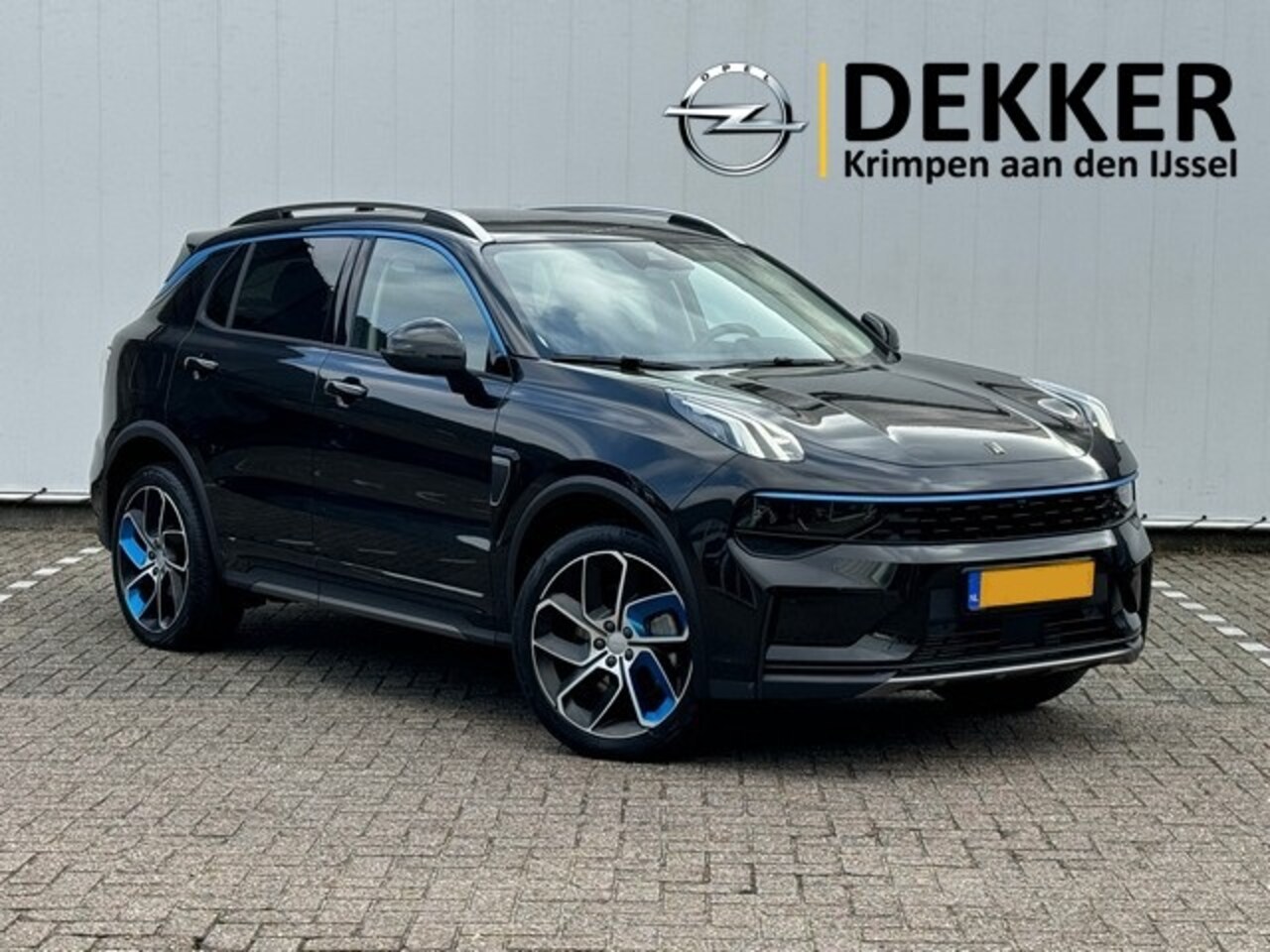 Lynk & Co 01 - 1.5 Hybrid 262PK met Trekhaak, Panoramadak, Infinity Sound, Navi/360-Camera, Memory-Stoele - AutoWereld.nl