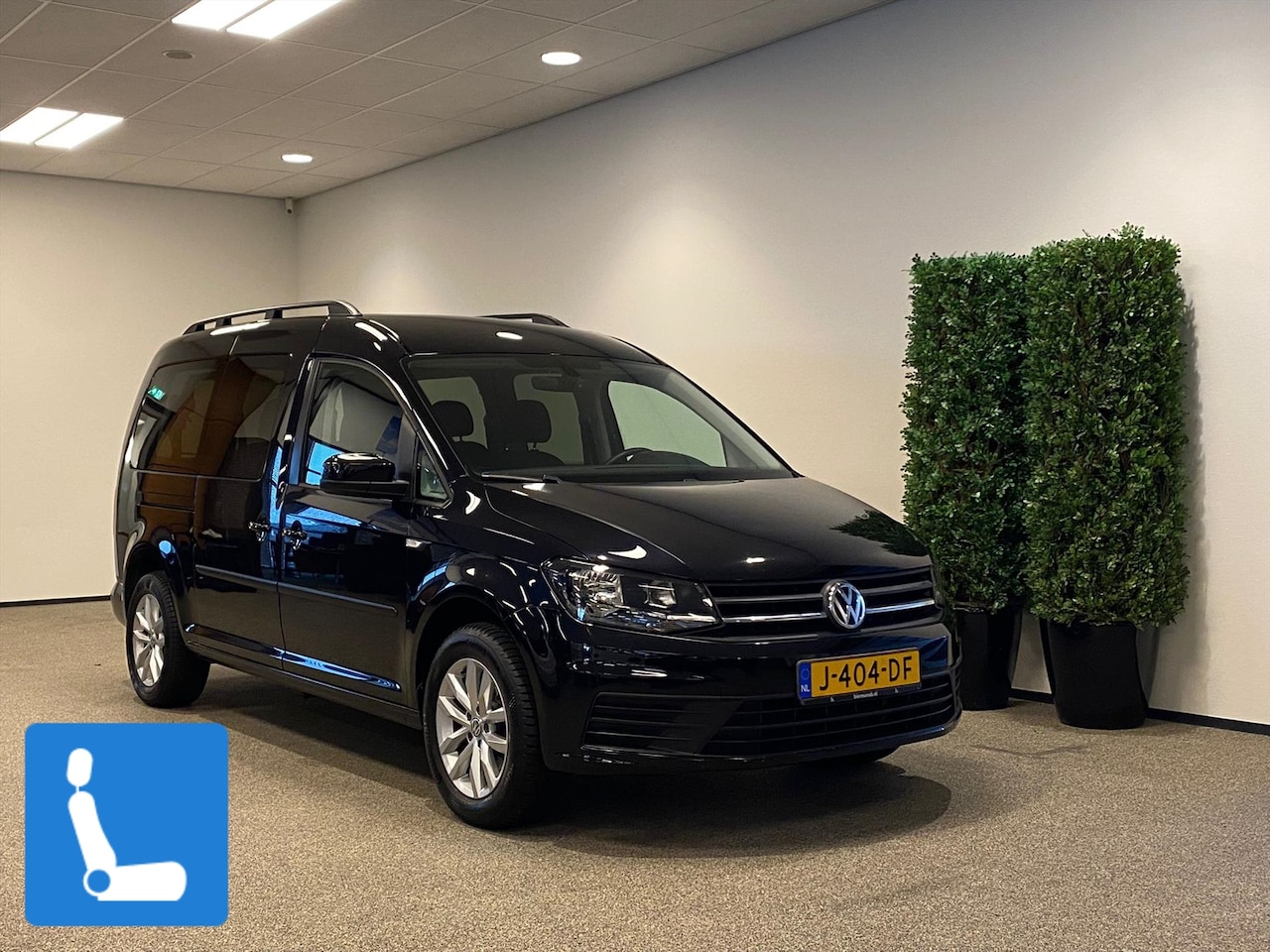 Volkswagen Caddy Maxi - incl. draaistoel + kofferbaklift - AutoWereld.nl