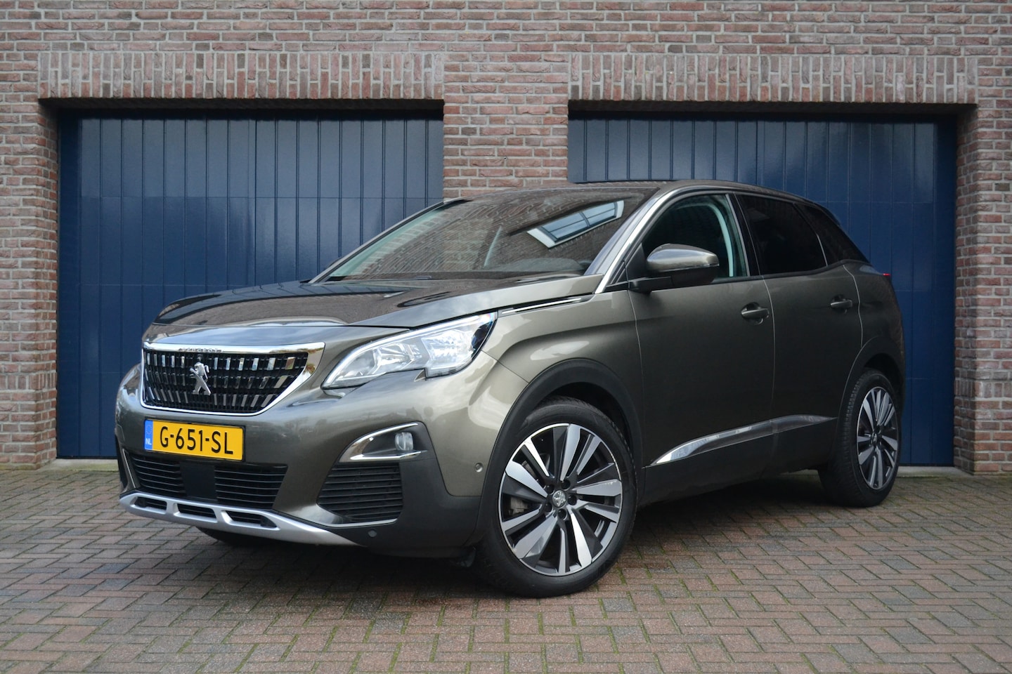 Peugeot 3008 - 1.2 PureTech Blue Lease Premium | Trekhaak | 360 Camera | Keyless | AGR Stoelen | - AutoWereld.nl