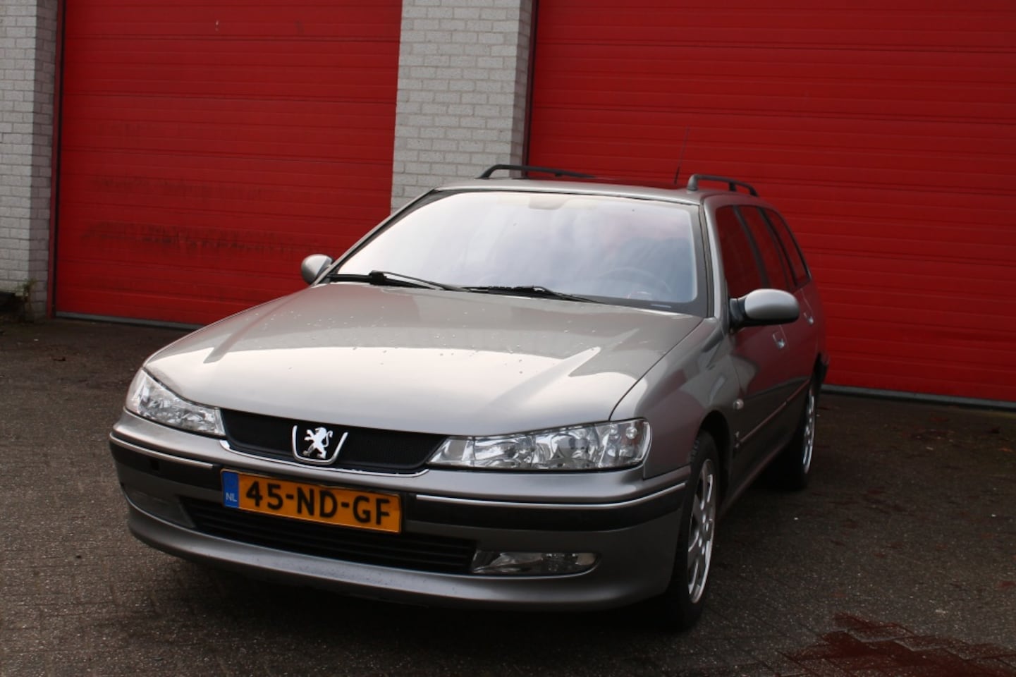 Peugeot 406 Break - 3.0-24V V6 GT 3.0-24V V6 GT - AutoWereld.nl