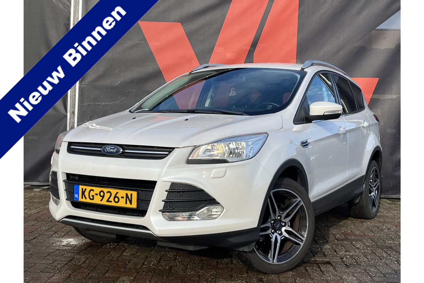 Ford Kuga - 1.5 Trend | Nieuw Binnen! | Navi | Stoelverwarming | Trekhaak - AutoWereld.nl