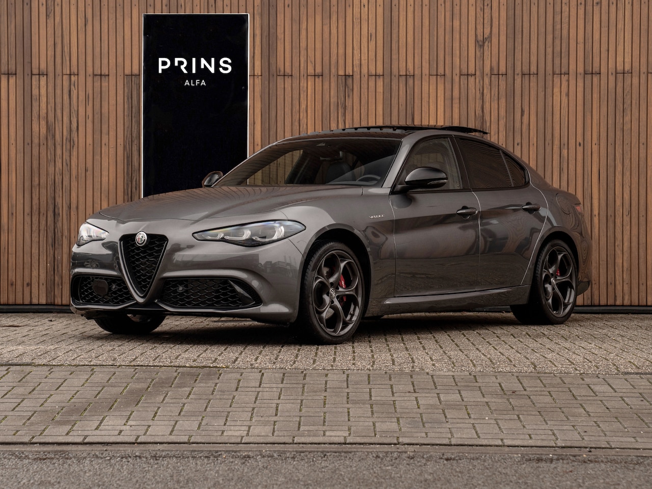 Alfa Romeo Giulia - 2.0T 280pk Veloce AWD MY24 | Pano-dak | Harman/Kardon | ADAS 2 | CarPlay - AutoWereld.nl