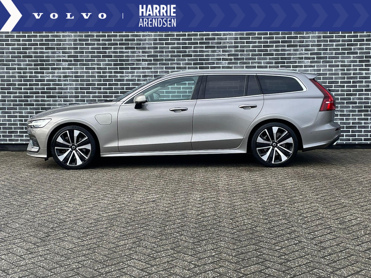 Volvo V60 - 2.0 T6 Recharge AWD Inscription | 360 gr Camera | Trekhaak | Adaptieve Cruise control | Le - AutoWereld.nl