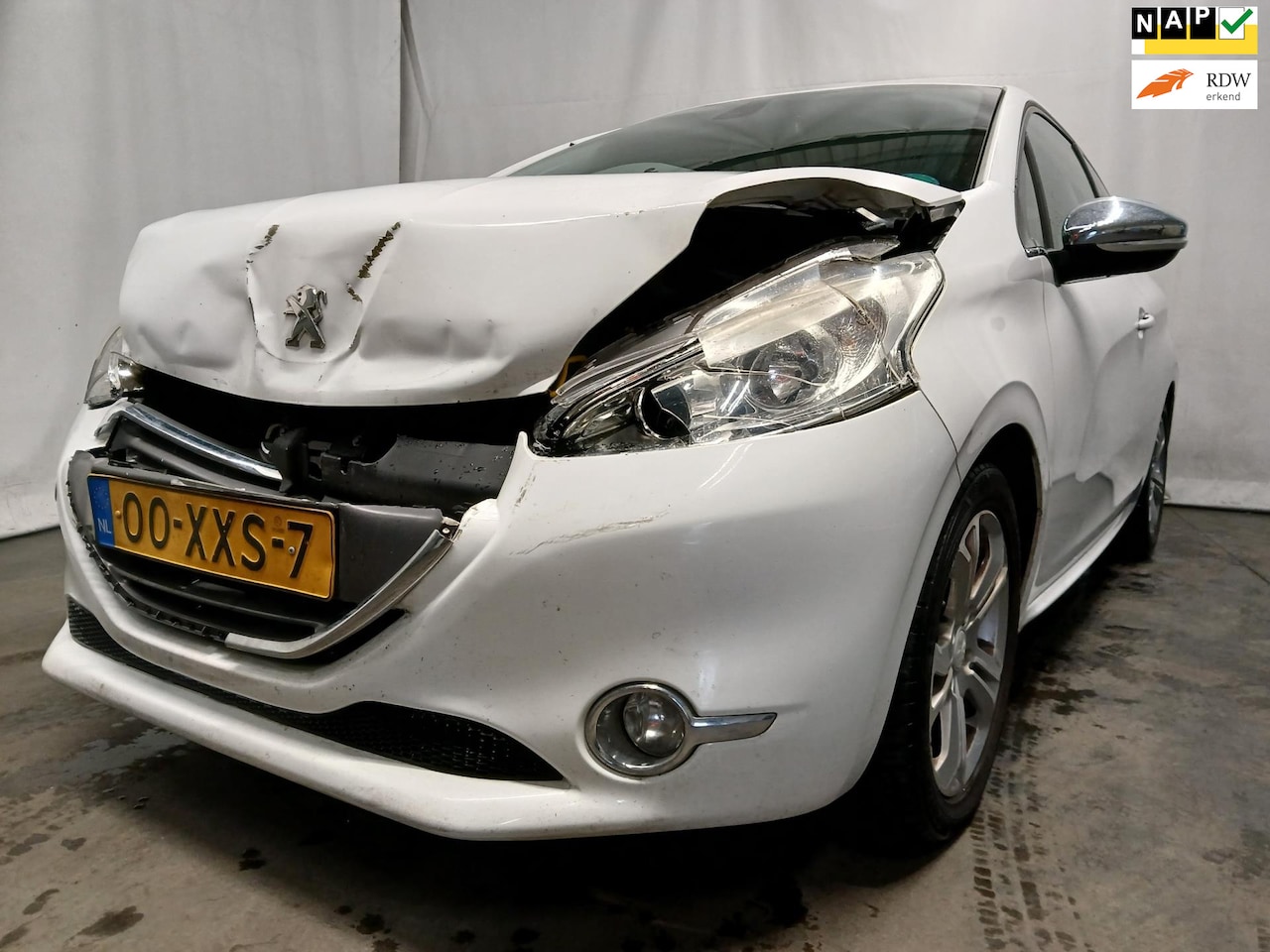 Peugeot 208 - 1.2 VTi Allure -Airco - Frontschade - AutoWereld.nl