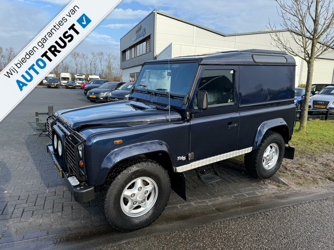 Land Rover Defender Hard Top - 2.5 Td5 90" LMV YOUNGTIMER - AutoWereld.nl