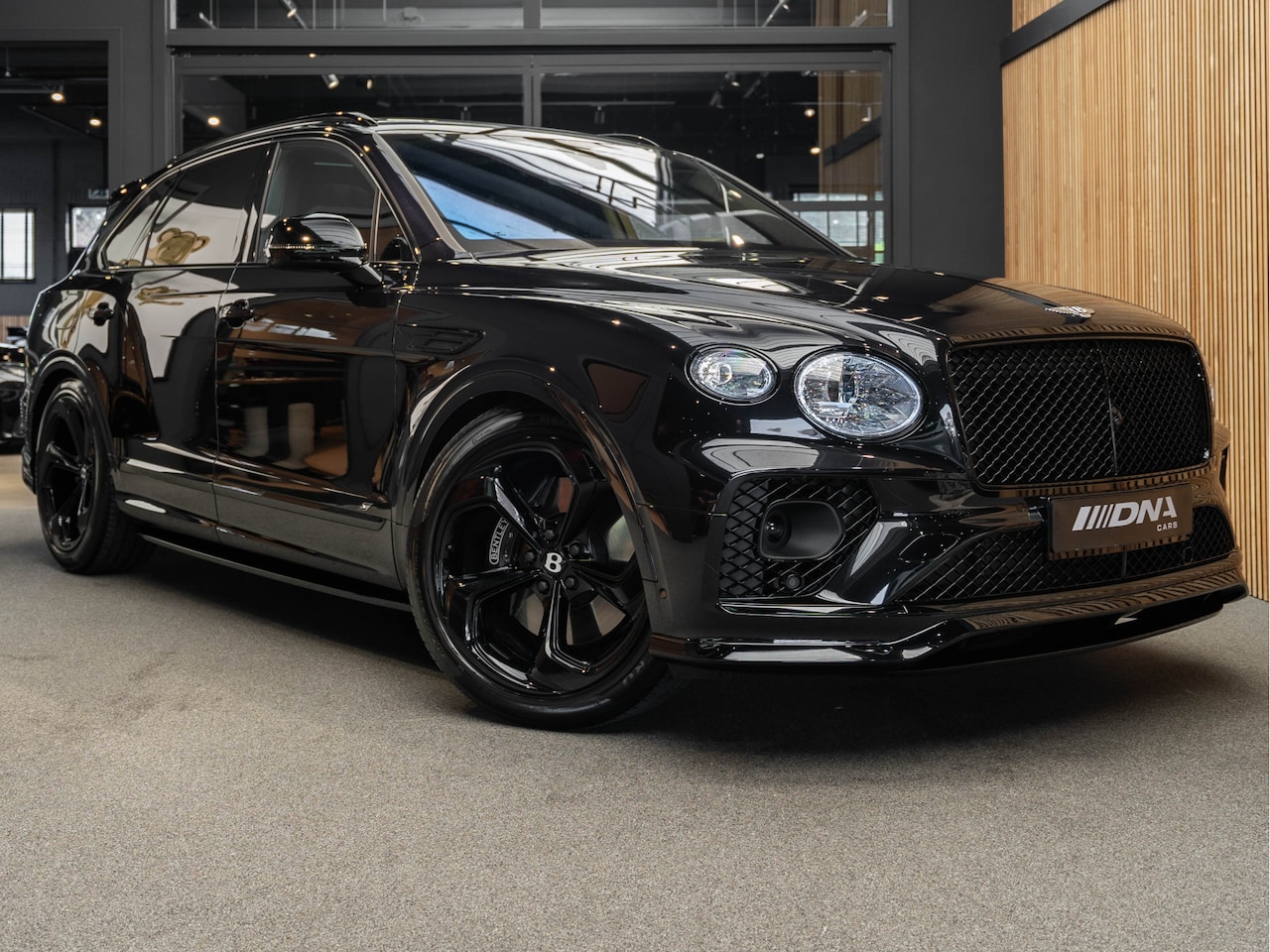 Bentley Bentayga - V8 S Piano Black 7-persoons 4.0 V8 S ACC Pano Head-up - AutoWereld.nl