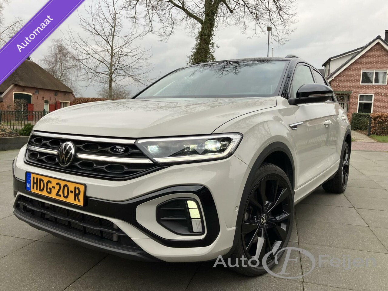 Volkswagen T-Roc - DSG 3 X R-LINE1.5 TSI Business Panoramadak Beats Audio Q Licht Matrix 19 Inch Camera Black - AutoWereld.nl