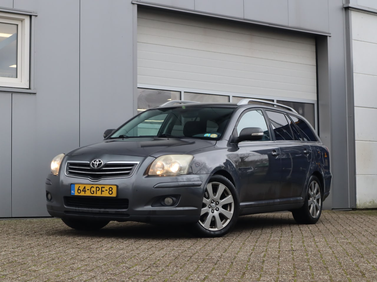 Toyota Avensis Wagon - 2.0 D-4D Luna Business Trekhaak / APK 06-09-2025 - AutoWereld.nl