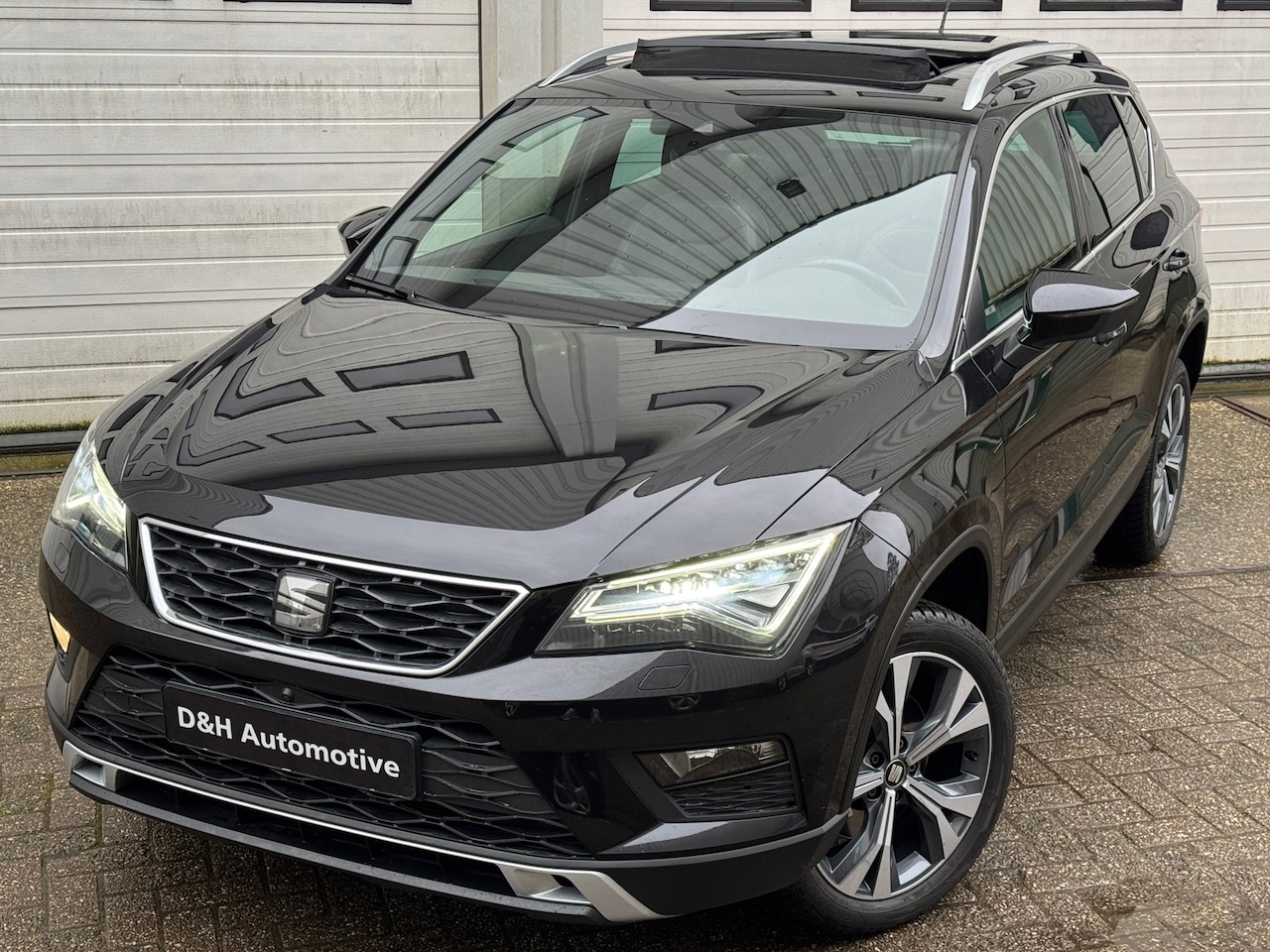 Seat Ateca - 1.4 EcoTSI Xcellence Xenon/Led/Acc/Front-Lane/360camera/Navi/Carplay/Pano - AutoWereld.nl