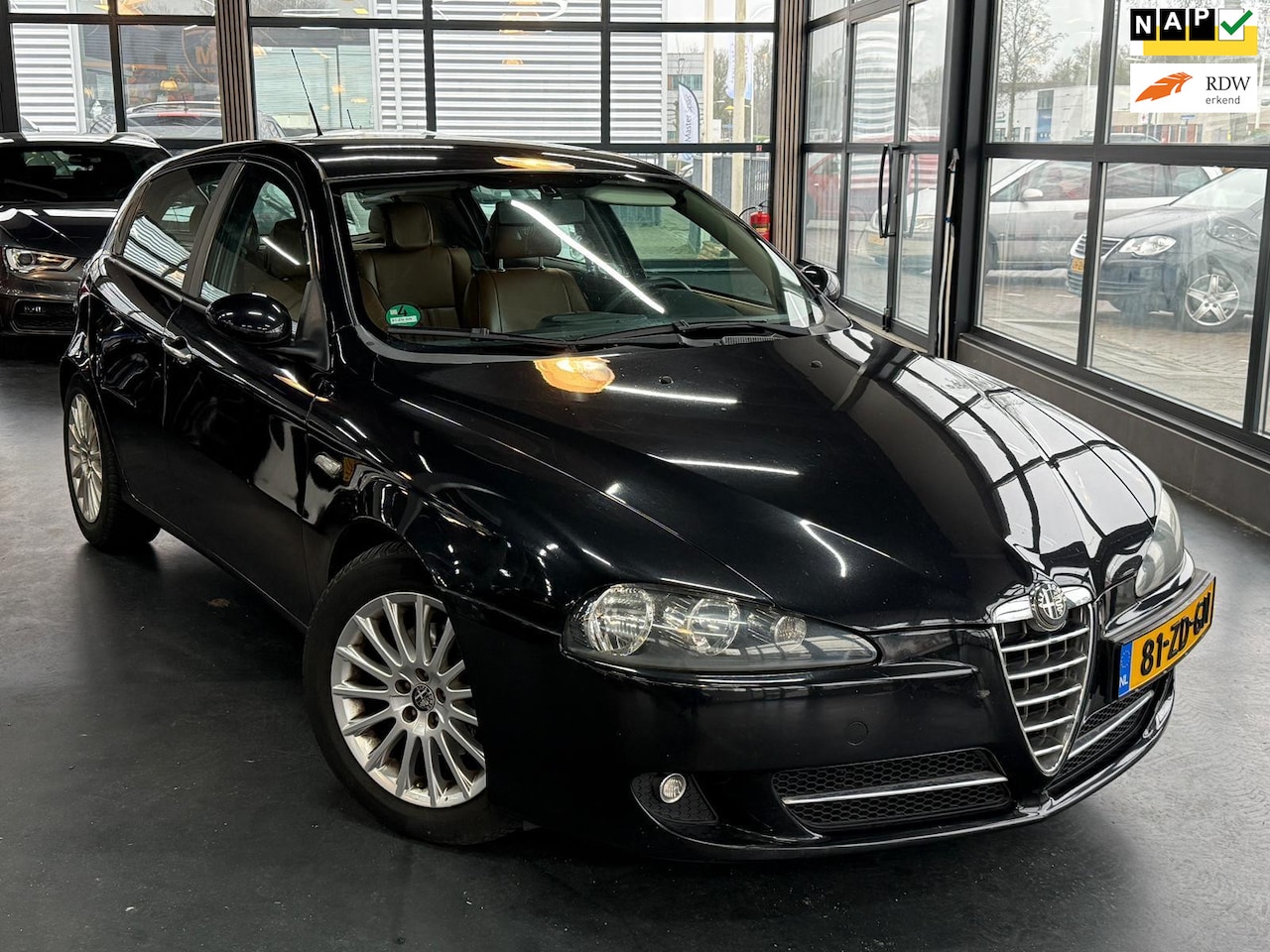 Alfa Romeo 147 - 1.6 TwinSpark 5DRS / Leer / Airco / Sport Editie / Crscntrl / - AutoWereld.nl