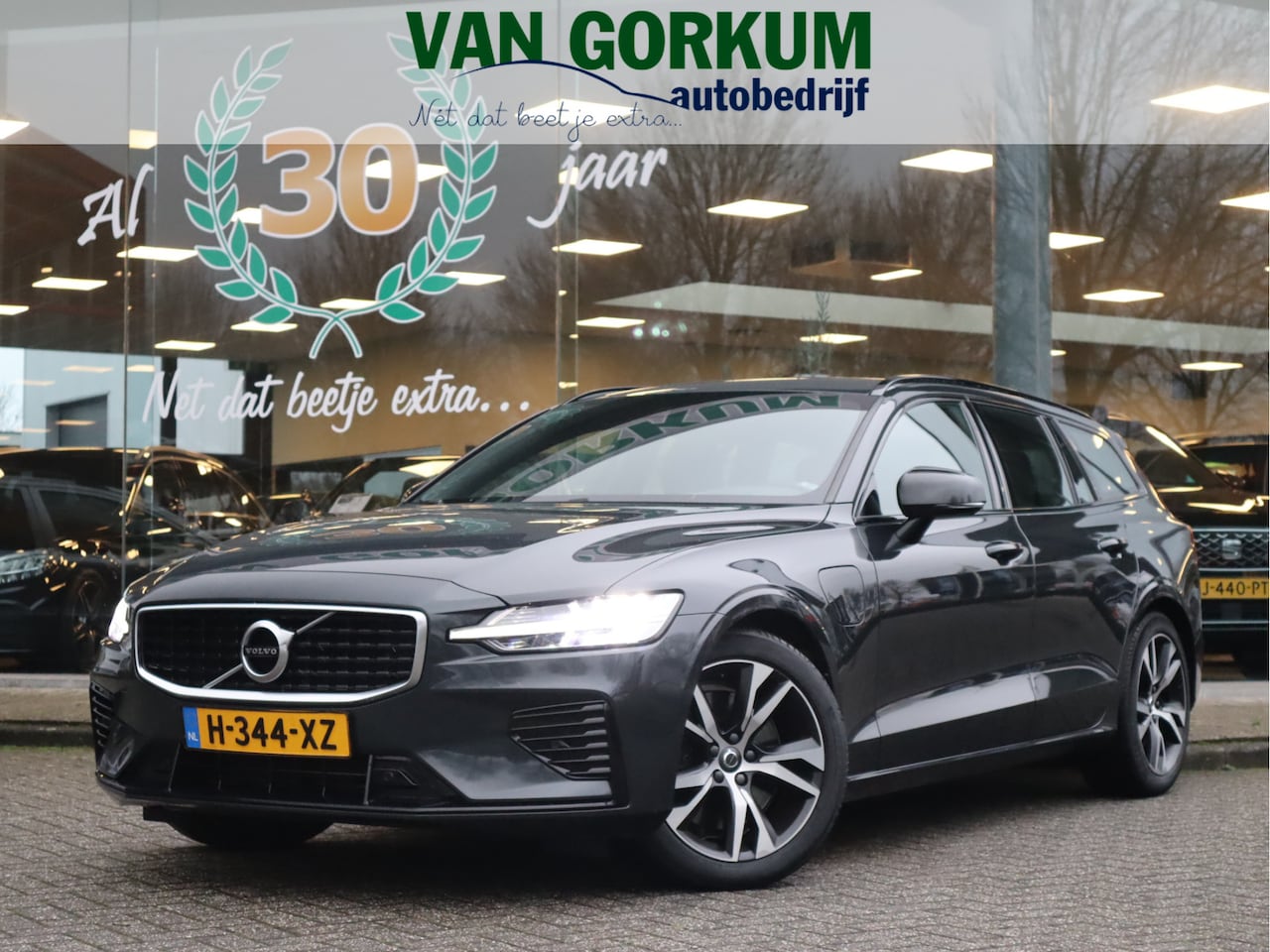 Volvo V60 - 2.0 T8 Twin Engine AWD R-Design 2.0 T8 Twin Engine AWD R-Design - AutoWereld.nl