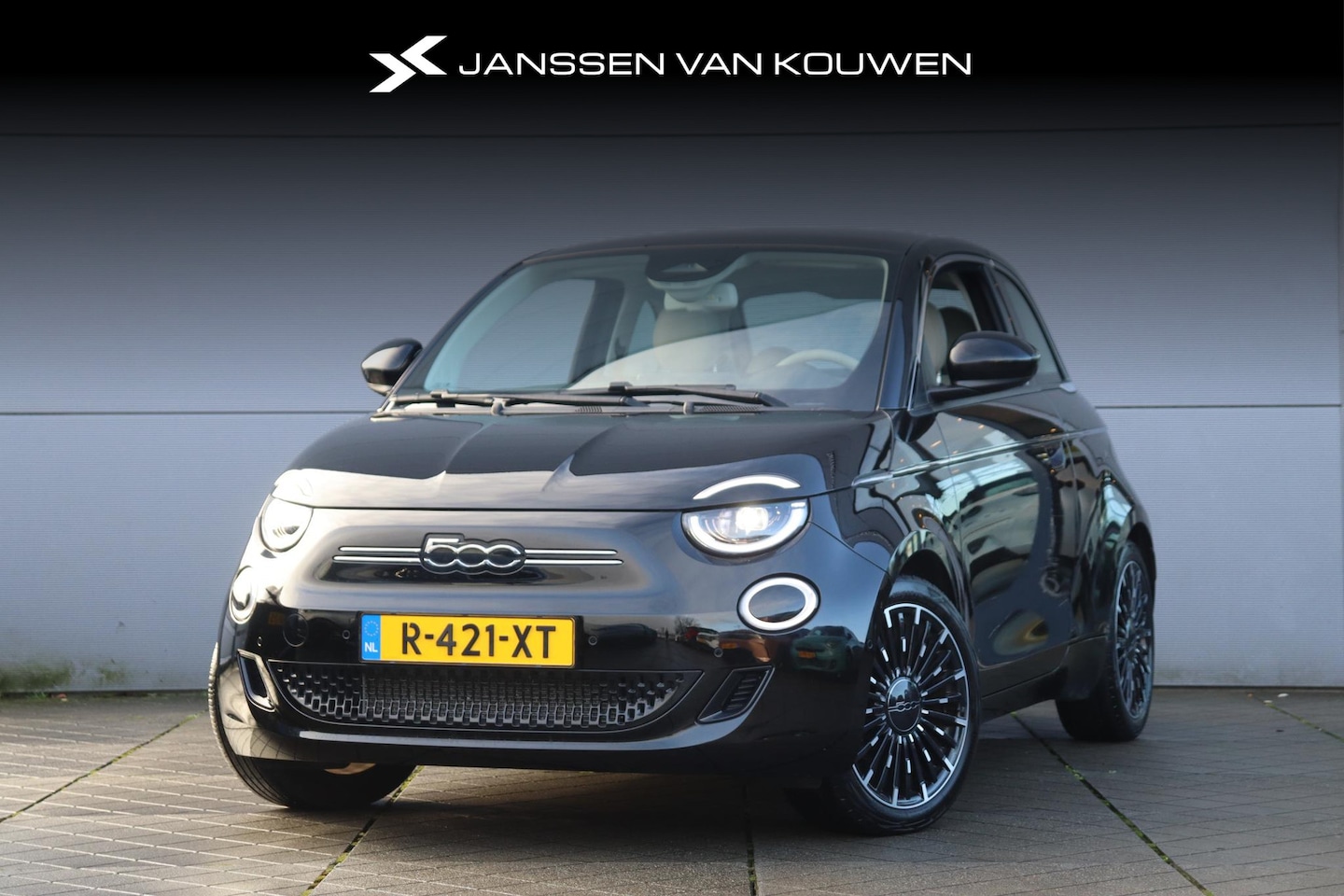 Fiat 500 - La Prima 42 kWh / Navigatie / Leder / Adaptief cruise / Panoramadak / 17'' velgen - AutoWereld.nl