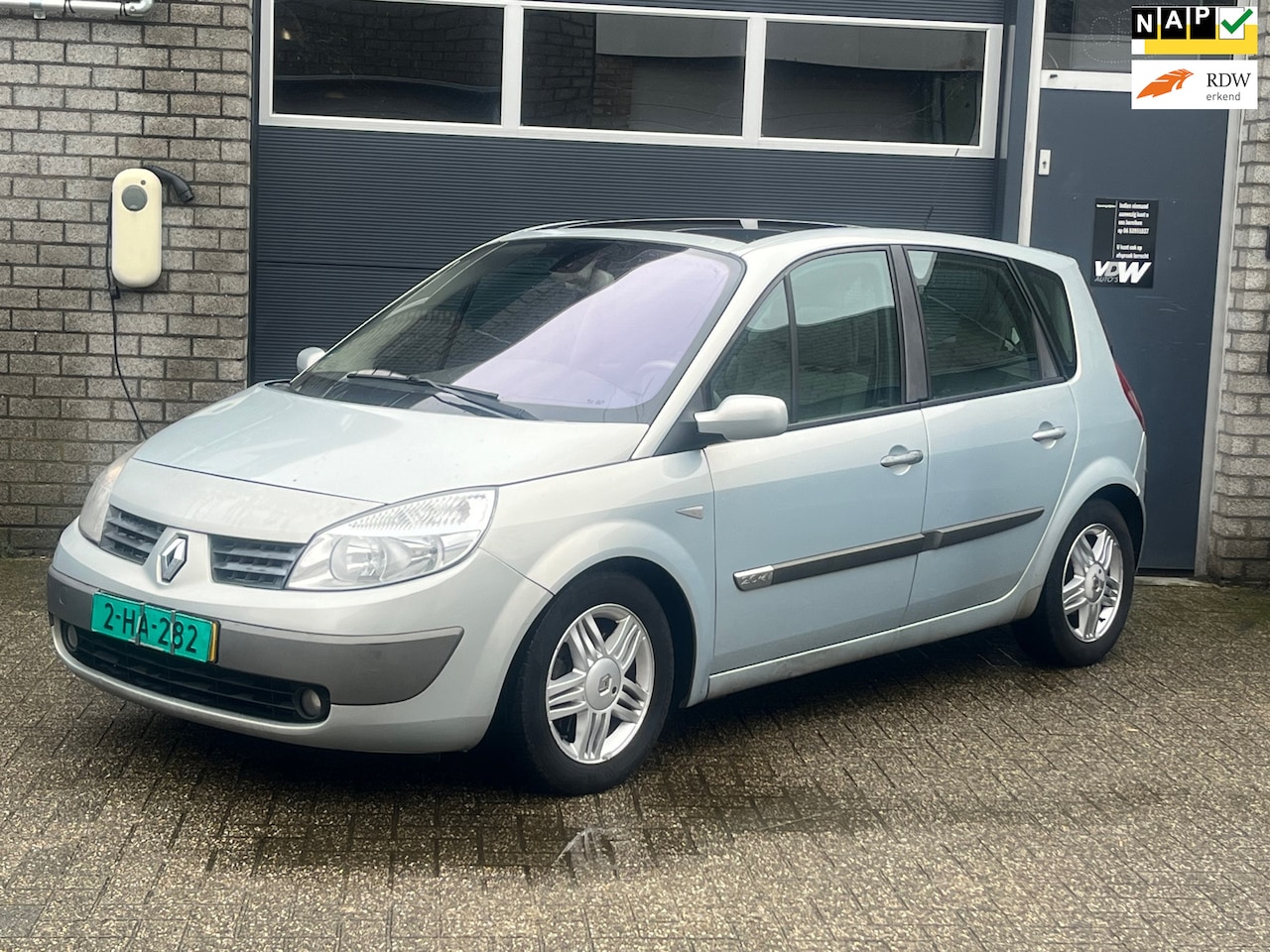 Renault Scénic - 2.0-16V Privilège Luxe pano trekhaak APK PDC - AutoWereld.nl