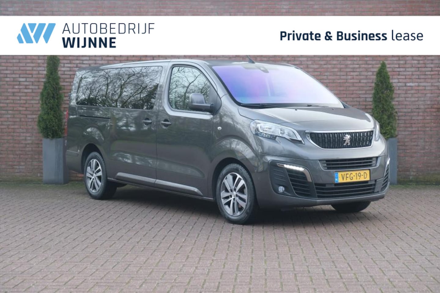 Peugeot Expert - 2.0 BlueHDi 180pk Aut. Dubbel Cabine Long Asphalt | Navi | Camera | Airco | PDC | Trekhaak - AutoWereld.nl