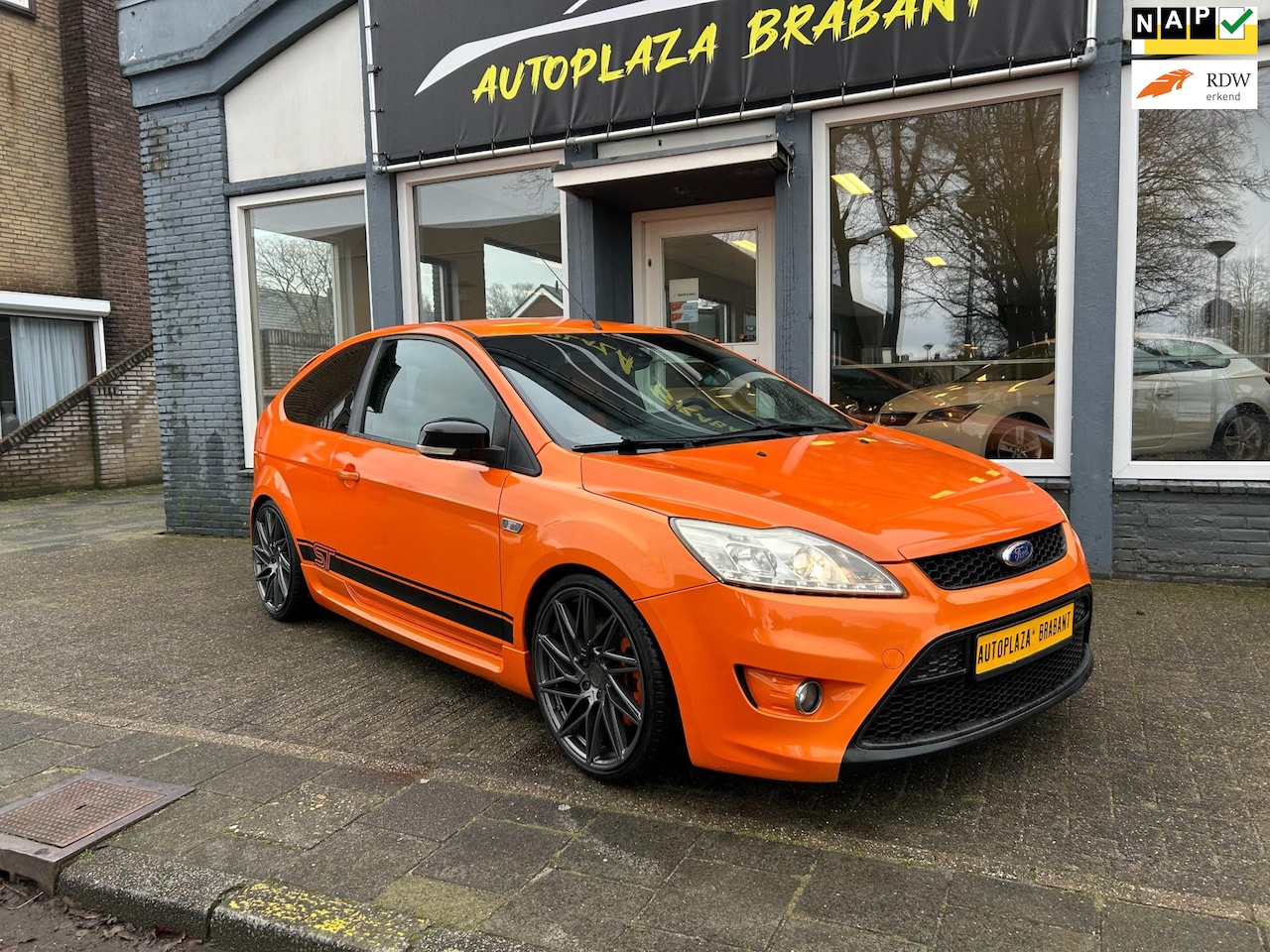 Ford Focus - 2.5 ST / CLIMAT / XENON / PDC / 19 INCH - AutoWereld.nl