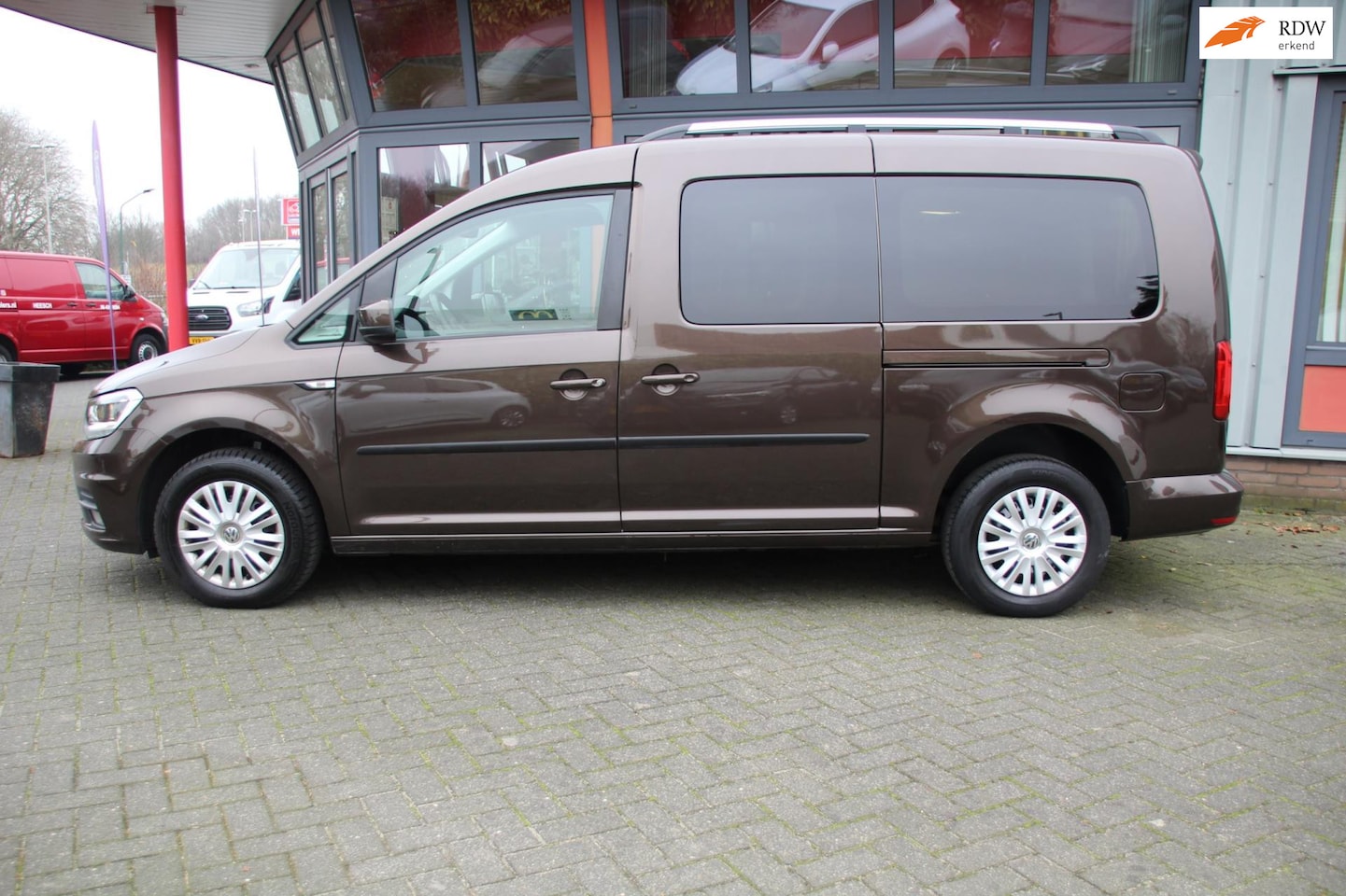 Volkswagen Caddy Maxi - 1.0 TSI Maxi Comfortline+ecc+Privacy-Glass +2x schuifdeur = 7 PE - AutoWereld.nl