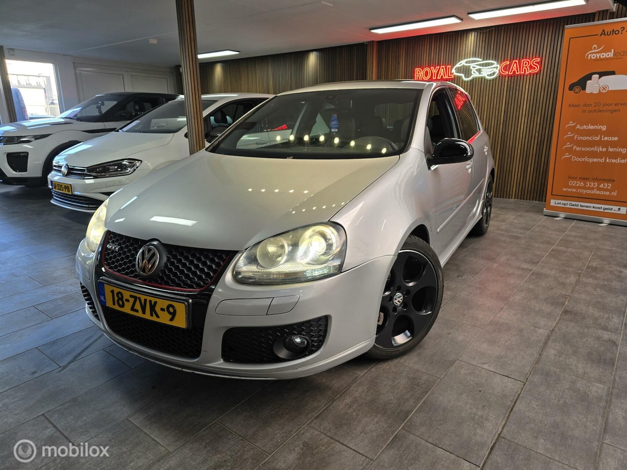 Volkswagen Golf - 2.0 TFSI GTI Edition 30/DSG/PANO/NAVI/LEER - AutoWereld.nl