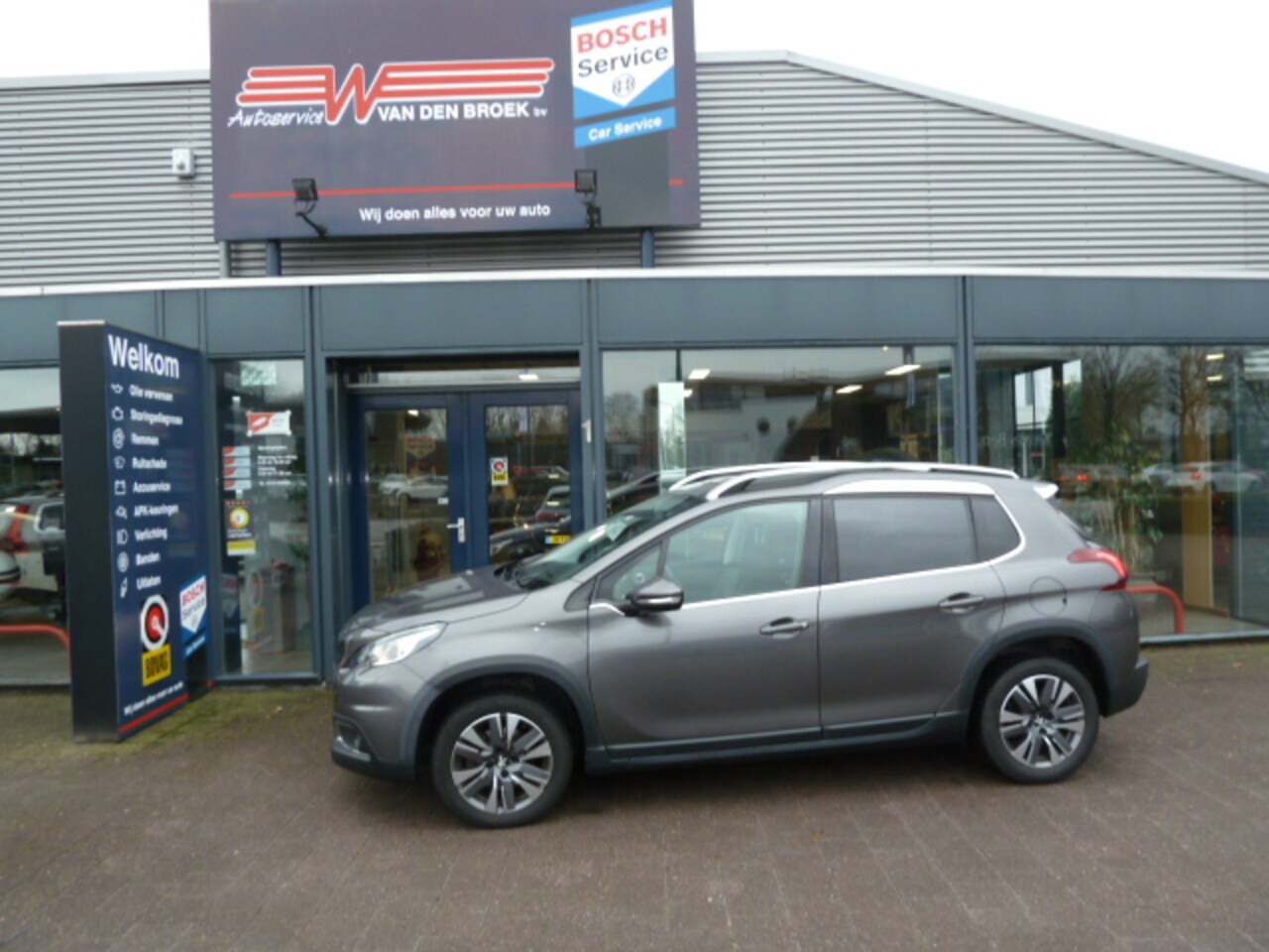 Peugeot 2008 - 1.2 PureTech 110pk EAT Allure AUT. - AutoWereld.nl