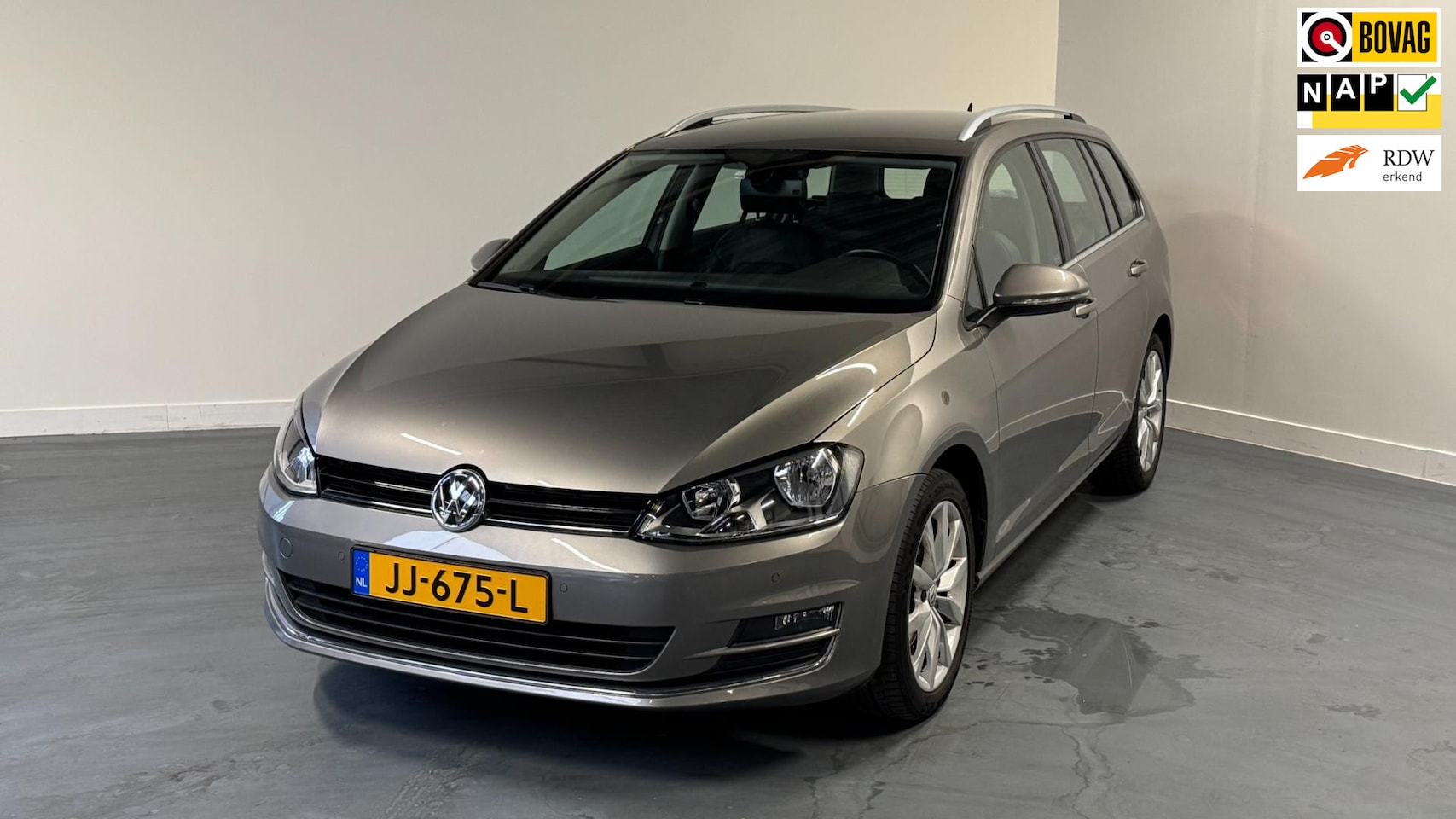 Volkswagen Golf Variant - 1.2 TSI Connected Series | NL-AUTO | TREKHAAK | NAVI | STOELVERWARMING | - AutoWereld.nl