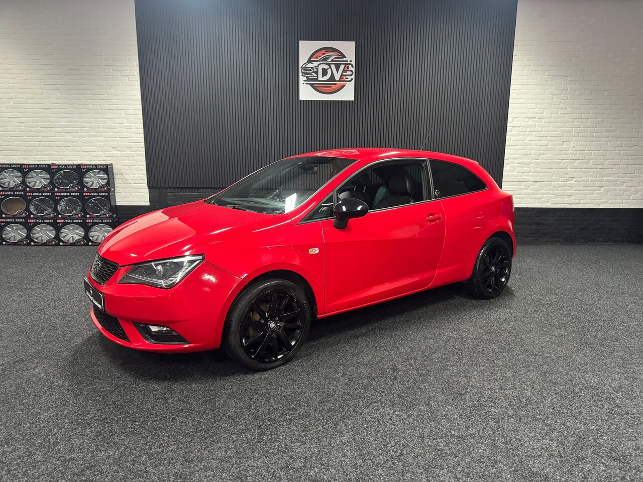 Seat Ibiza SC - 1.2 30 YEAR EDITION, LED, ACHTERUITCAMERA, CRUISE, 17 INCH,NAV - AutoWereld.nl